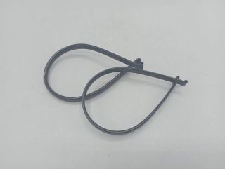 2 pinces à pantalon noires en matière plastique - Neuves, ancien stock des années 70 vélo vintage ancien rétro