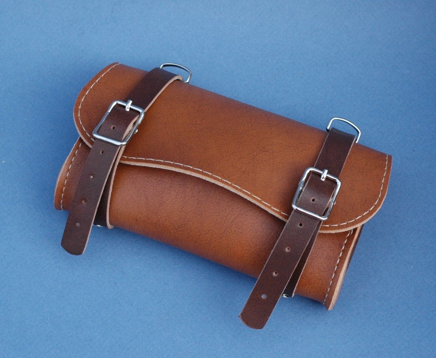 Sacoche de selle marron en cuir synthétique