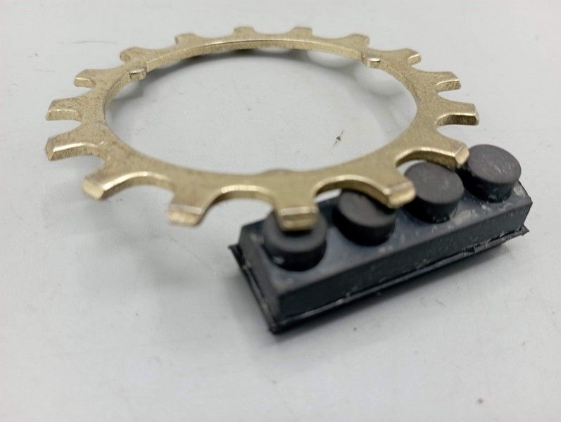 Pignon couleur or  gold Maillard 17 dents ancien stock neuf ancien stock