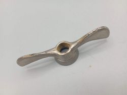 Steel throttle butterlfy for front wheel ø 8 mm