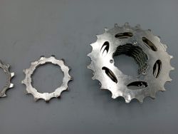 Shimano HG 50 Cassette 8 vitesses 12-21 produit neuf couleur argent