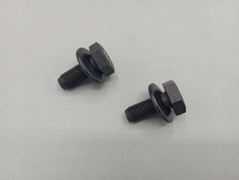 2 vis pour axe de pédalier ø 8 mm