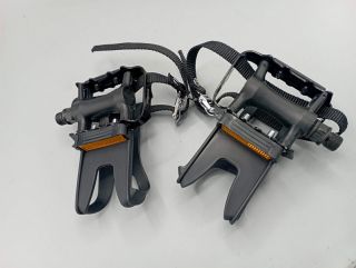 Paire de pédales cours Wellgo vtt vtc avec les cages et sangles produit neuf