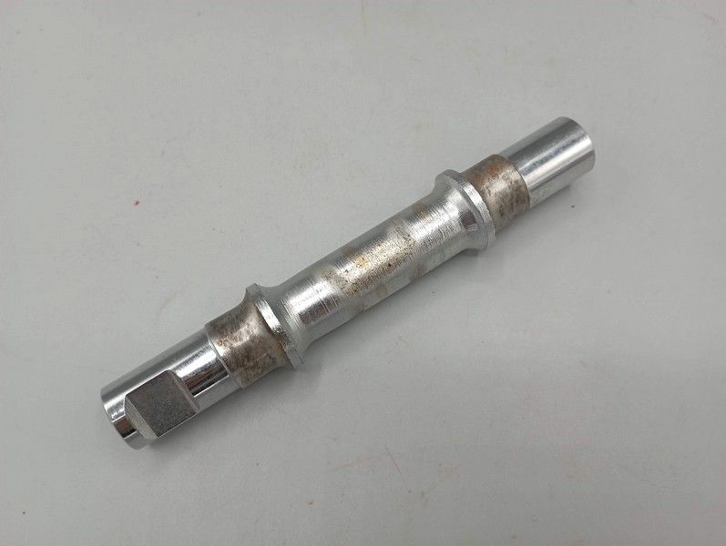 Neuf ! - Stronglight - 127 mm - à clavettes - axe de pédalier