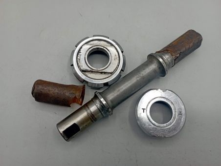Pédalier TA Spécialités Dural Forge Segedur Vintage 70 - Triple Plateaux 50/38/28, Axe 170mm, Aluminium - Occasion
