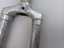 CMP - Fourche en aluminium pour roue de 700C