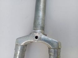 CMP - Fourche en aluminium pour roue de 700C