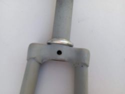 Fourche 650 32b vélo demi course enfant filetage français 25x1 mm