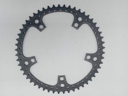 Sugino - Plateau noir perforé  - 53 dents - BCD 144
