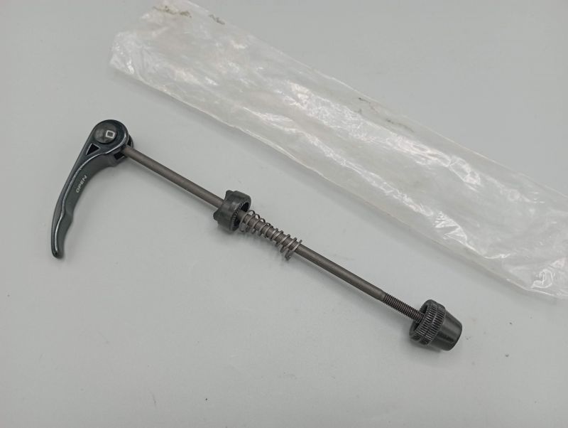 Mavic - Blocage rapide noir roue arrière 160 mm - Neuf, ancien stock
