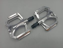 Wellgo MTB  BMX pedals  9/16" thread, inexpensive and economical