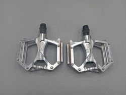 Wellgo MTB  BMX pedals  9/16" thread, inexpensive and economical