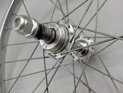 Roue arrière RFG 450A en acier chromé axe de 9,5 mm