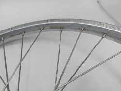 Roue arrière RFG 450A en acier chromé axe de 9,5 mm