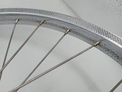 Roue arrière RFG 450A en acier chromé axe de 9,5 mm