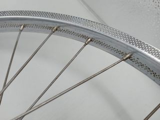 Roue arrière RFG 450A en acier chromé axe de 9,5 mm