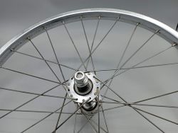 Roue arrière RFG 450A en acier chromé axe de 9,5 mm