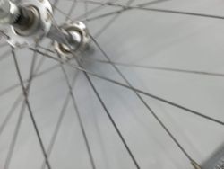 Roue arrière RFG 450A en acier chromé axe de 9,5 mm