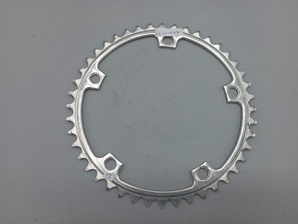Stronglight 107 - BCD 144 - 44 dents - Plateau