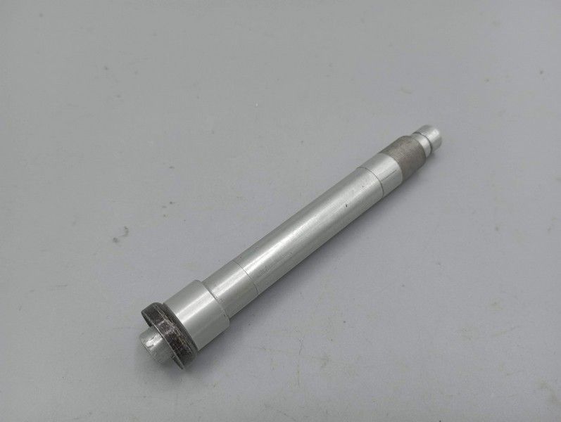 Mavic - 109 mm front hub axle