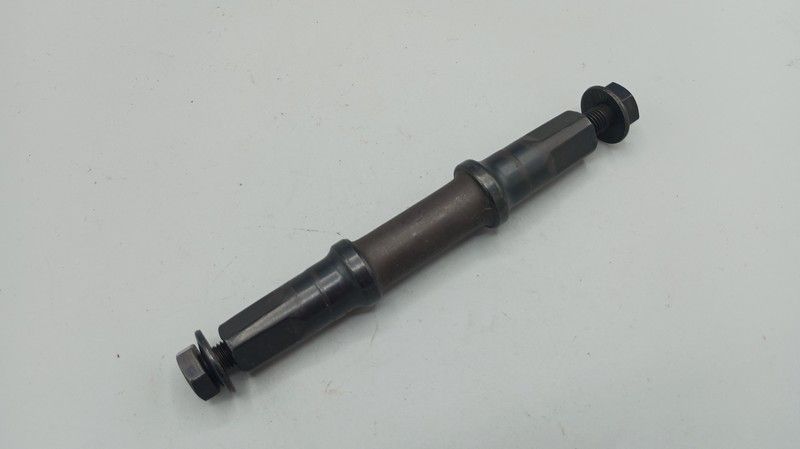 Neuf ! - 122 mm  - 47 mm - Axe boitier de pédalier