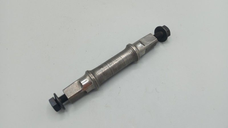 Neuf ! Stronglight - 113 mm - Axe de pédalier carré