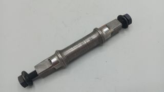 Neuf ! Stronglight - 113 mm - Axe de pédalier carré