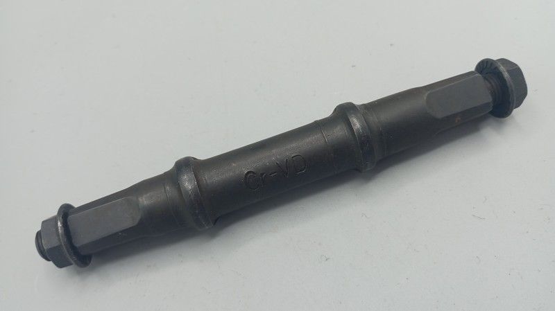 New! - YST - 121 mm  - Bottom bracket axle - JIS