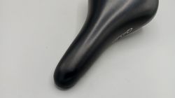 GT7 saddle – For vintage road bikes.