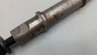 123 mm - Axe de pédalier