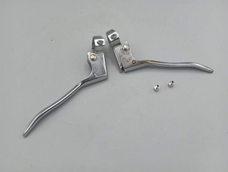 Pair of brake levers for city bikes