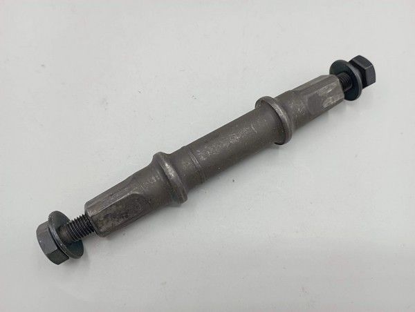 Neuf ! 113 mm - Axe carré pour pédalier