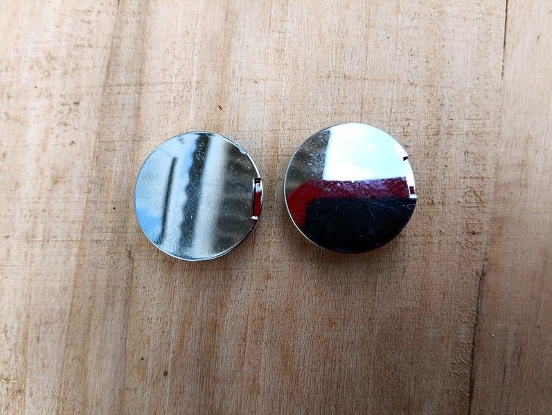 2 bouchons "Miroir" et étanches pour pédalier