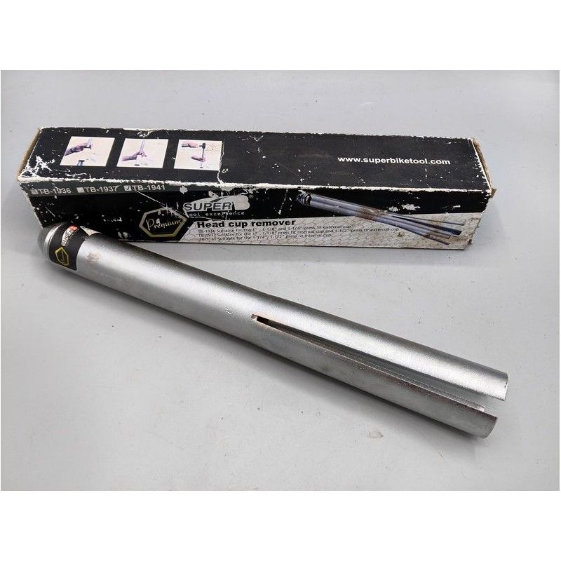 Headset cup removal tool for 1'“1/4 and 1”'1/2 bicycle