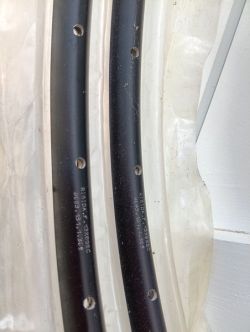 Jante vélo pneu rigida nova 700c 32 trous années 90 2000