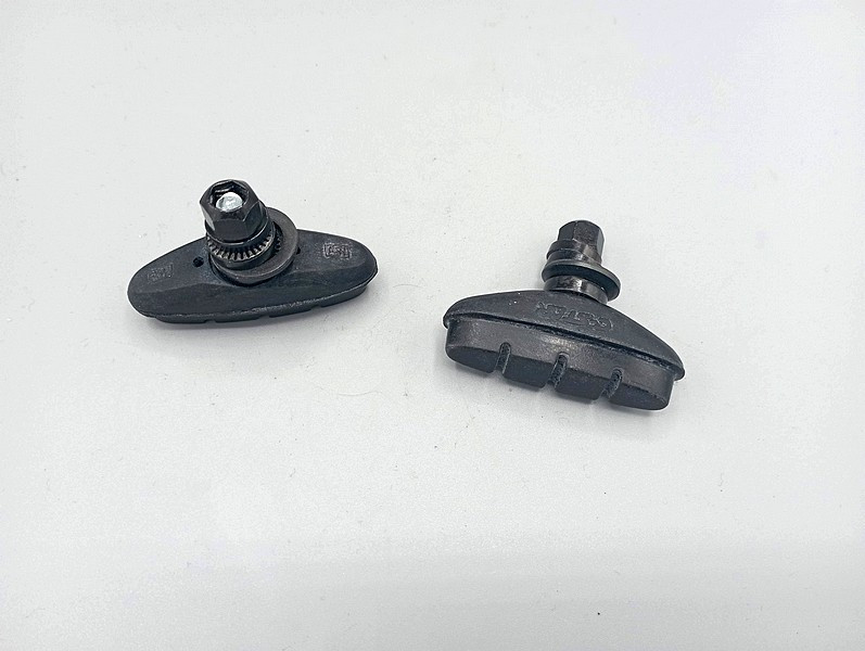 Pair of brake pads cantilever VTT old stock